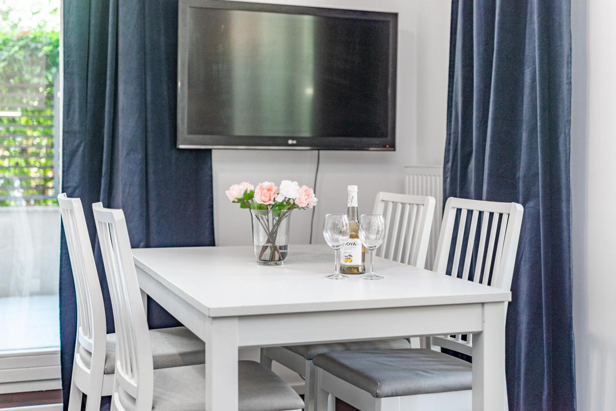 ורשה Apartamenty Piekna 28A By Your Freedom מראה חיצוני תמונה