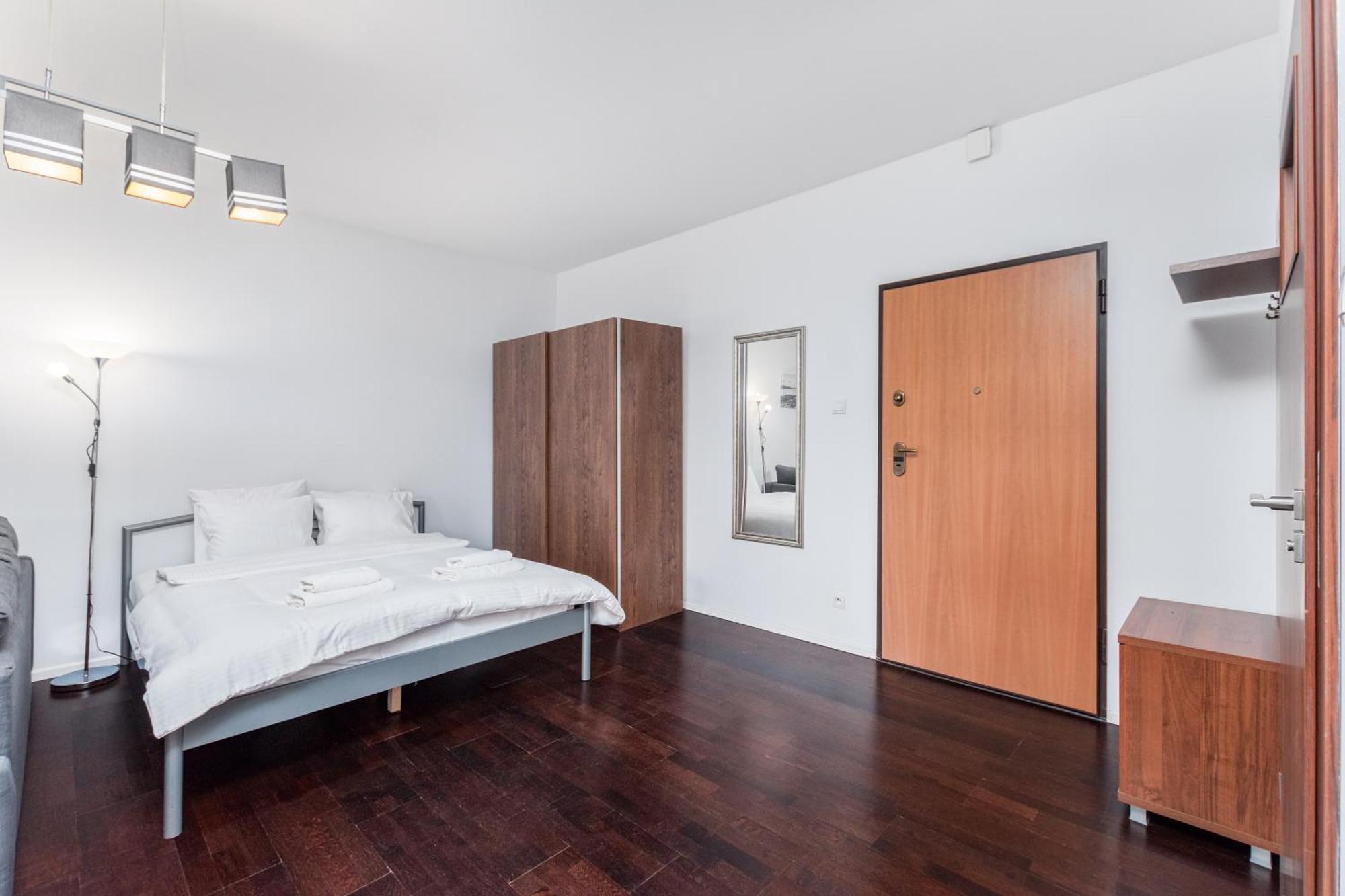 ורשה Apartamenty Piekna 28A By Your Freedom מראה חיצוני תמונה