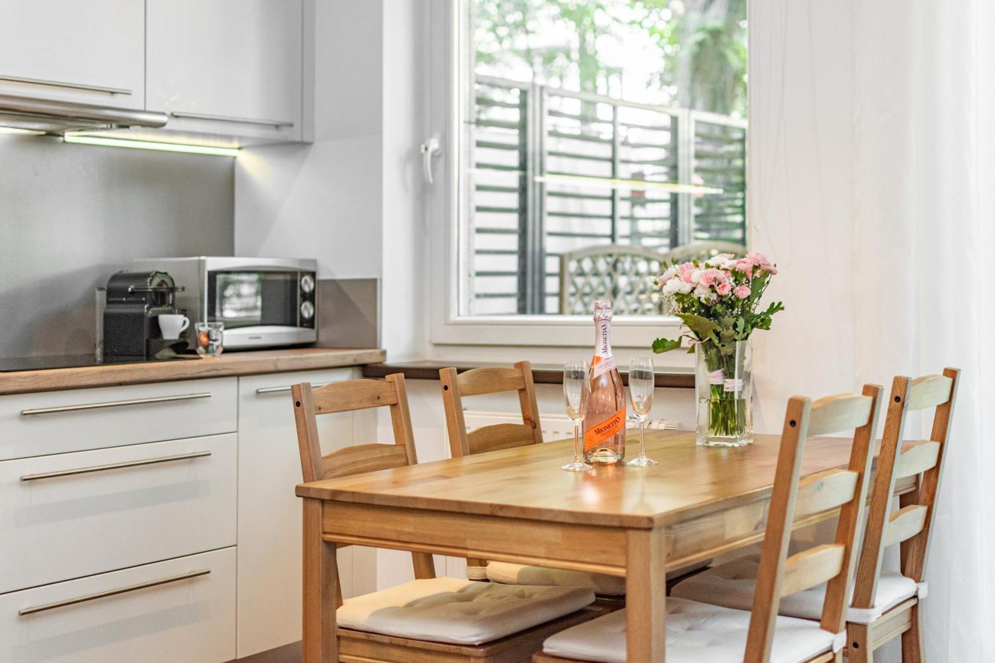 ורשה Apartamenty Piekna 28A By Your Freedom מראה חיצוני תמונה