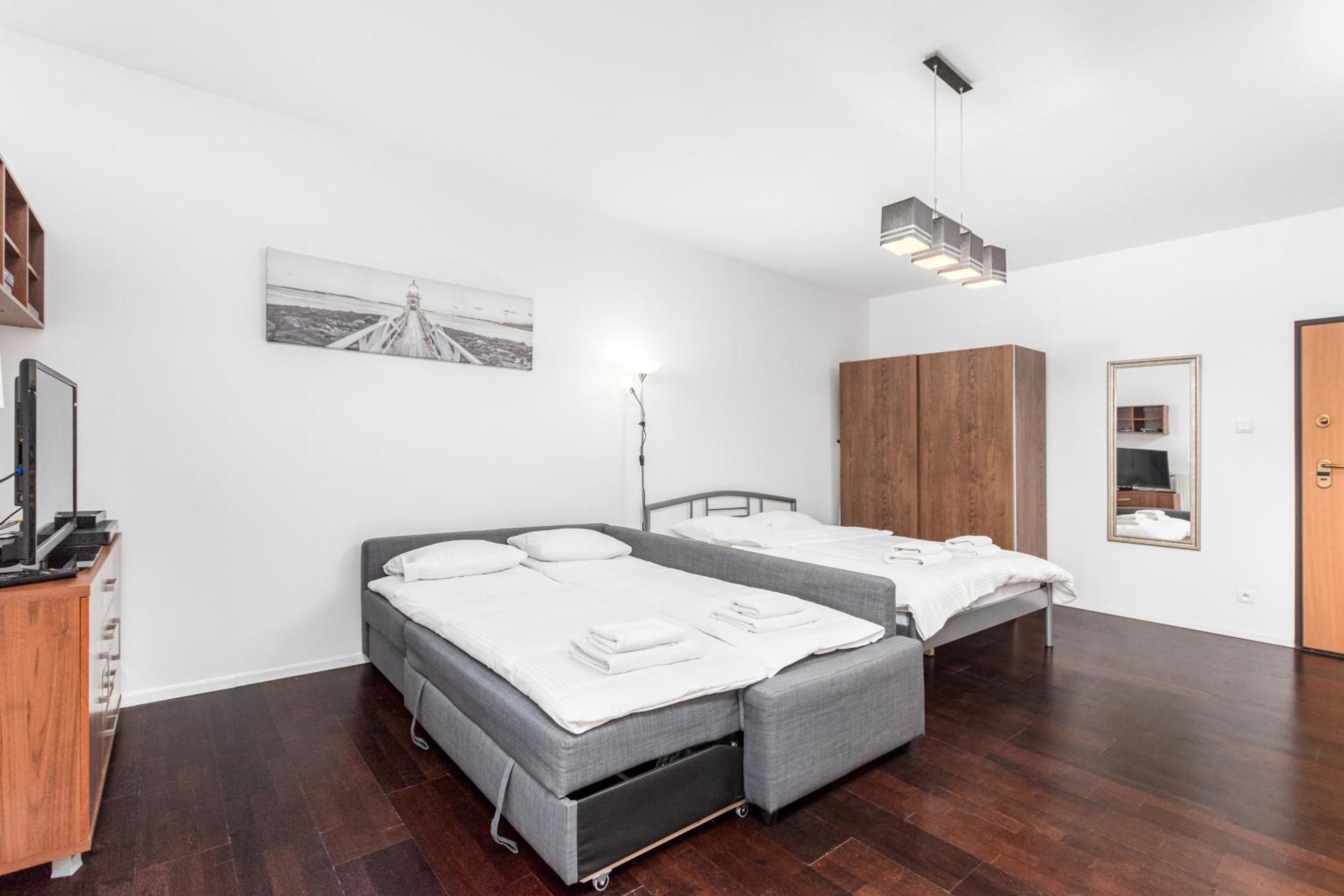 ורשה Apartamenty Piekna 28A By Your Freedom מראה חיצוני תמונה