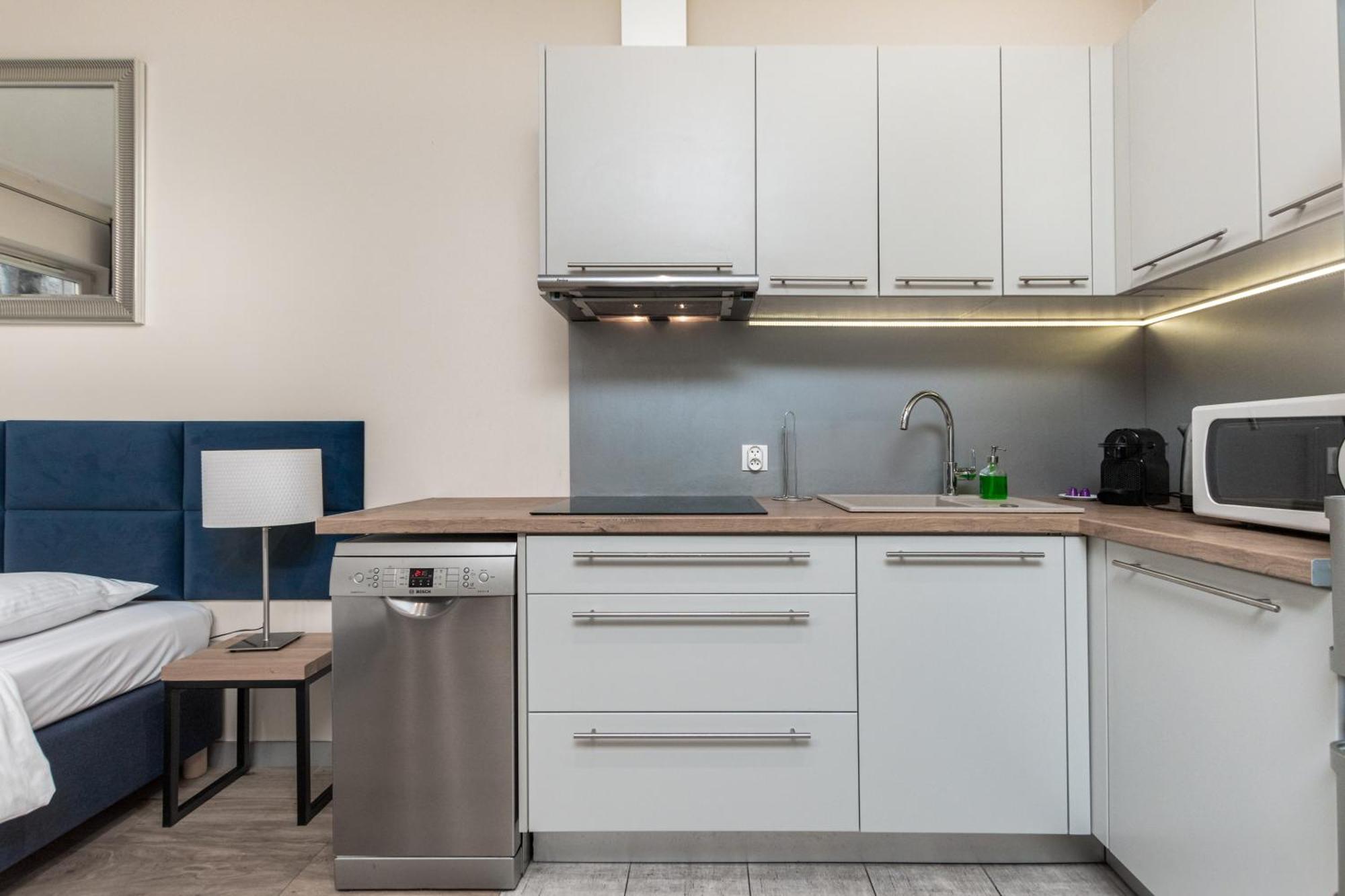 ורשה Apartamenty Piekna 28A By Your Freedom מראה חיצוני תמונה